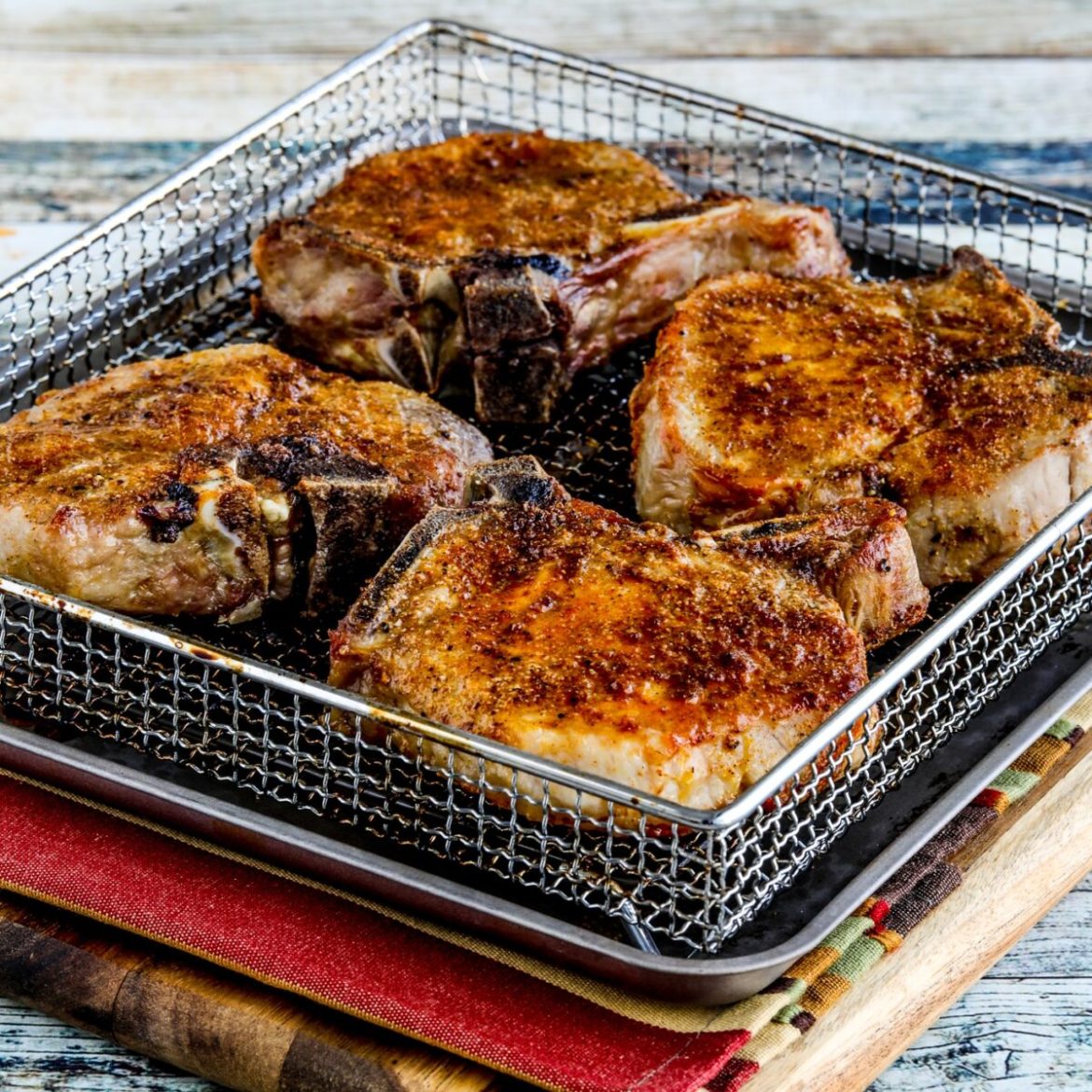 1400-Air-fryer-pork-chops-e1692219916984.jpg